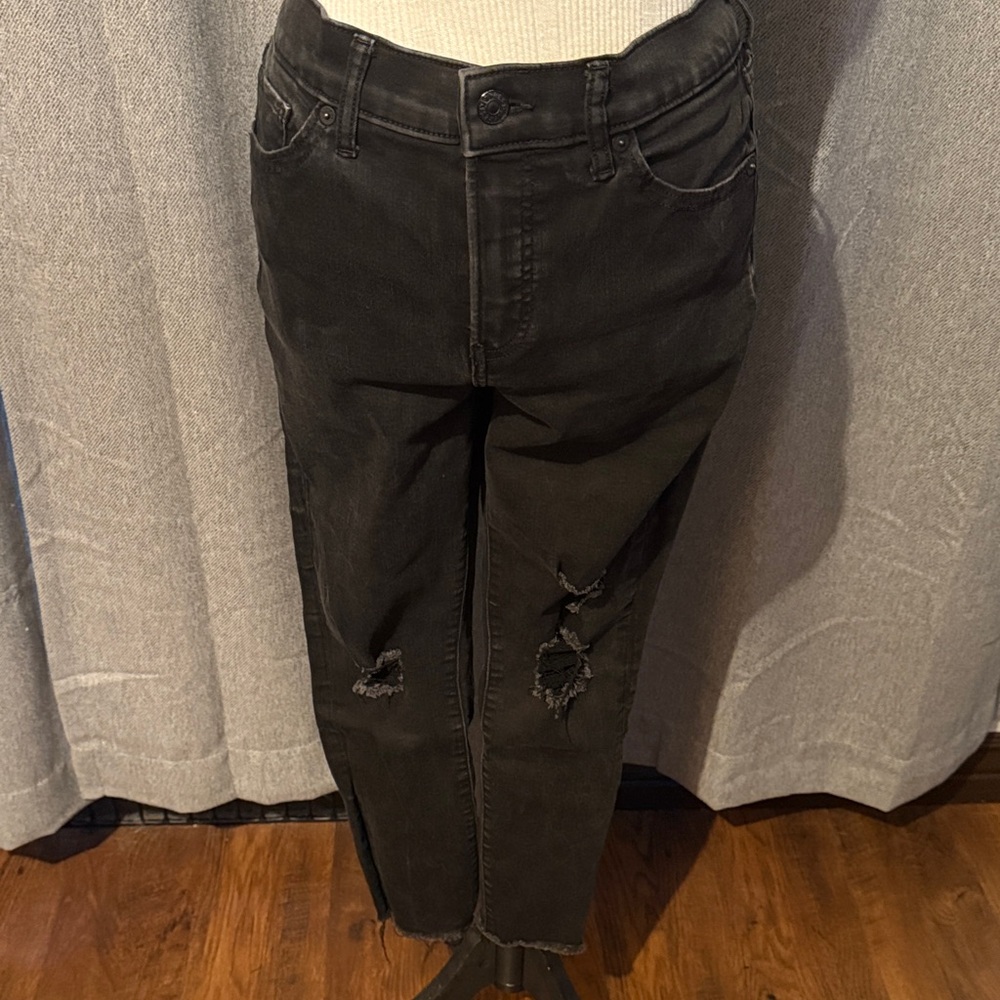 Black Distressed Women's Jeans